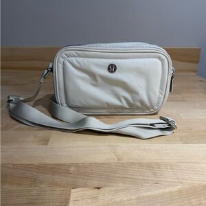 Lululemon Athletica Off-White Camera Bag